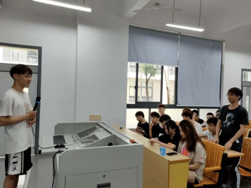 只爭朝夕，奮斗新學年——計算機網絡工程專業主題班會紀實